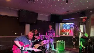 Mike Blond at the Brownsville Pub Part 2