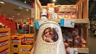 Groceries shopping for King's Day at the Albert Heijn XL Hulst supermarket