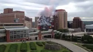 Красочное уничтожение здания в Нью Йорке