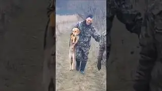 когда ты не бросаешь своего друга)ну устал, ну бывает🤭