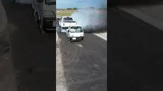 MINI TRUCK VS BIG TRUCK. 🤣