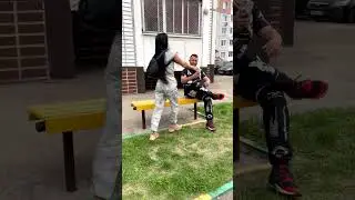 Девушка подумала, что фоткают ее попку - #shorts от Дениса Бубнова