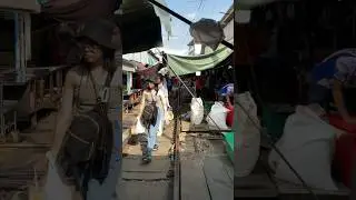 Рынок на железной дороге: Maeklong Railway Market Thailand  #тайланд #рынок_на_жд #рынок_тайланда