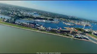 Wilhelmshaven aus der Luft - Flug über den Südstrand