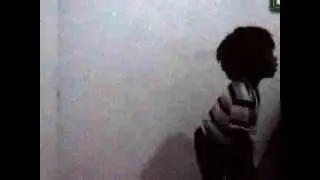 Cai de perna aberta ♪     ( Ryan )