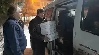 Коммунисты Чехова раздают подарки детям