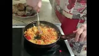 Рыбка- хек на овощной подушке, очень вкусно!