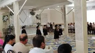 На отчётом концерте у Томочки