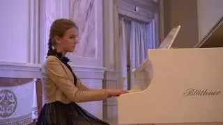 Выступление Анастасии на инклюзивном фестивале
