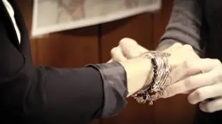 How to put on our laViida bangles