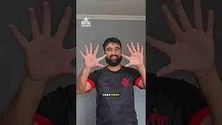 This goalkeeper has 6 fingers 😱⚽