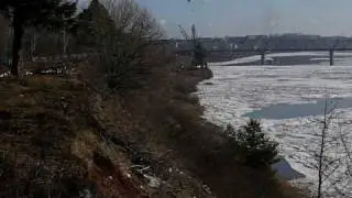 14.04.2010г. Ледоход на Вятке около Котельнича