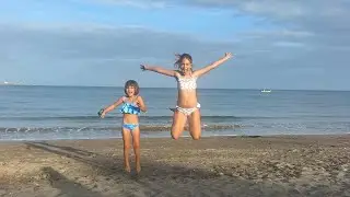 At the Beach 🏝️💛🐣!! With my bestie! #beachvibes #fun #beachlife