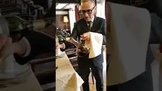 Decantando Vino, Servicio de vino