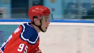 |Миша Пономарёв разбивает стекло | Молодежка |