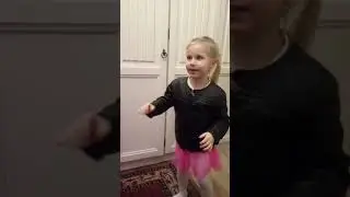 Танец Скуби ду)))