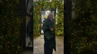 Оформили витрину для барбершопа