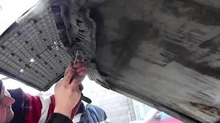 Замена значка на капоте Мерседес 124