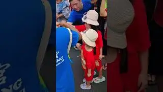 kasih uang ke barongsai 😁