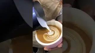 #slowleaf #tulip #latteart #barista #coffee