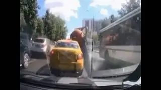 Машина с говном взорвалась в центре Москвы