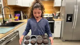CHOCOLATEY CHOCOLATE CHIP ZUCCHINI MUFFINS!!