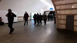 Холл ст метро 