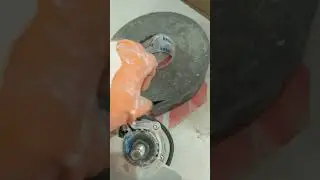 Стройка . Как пилить плитку болгаркой без сколов.