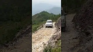 Stock Toyota parado 2700 off road on rock road on top of the mountains