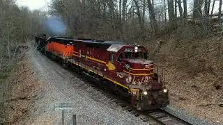 B&LE 862 in DMIR livery leads the Bessemer & Lake Erie Misc train in Conneaut Ohio