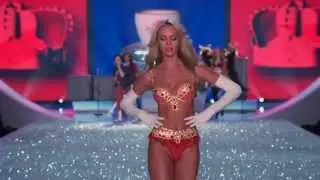 Victoria's Secret Fashion Show 2013 ~ British Invasion