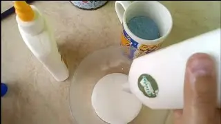 COMO FAZER UMA SLIME / MASSINHA - Com apenas 2 ingredientes!