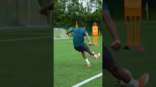 Shift & HIT 🎯 | #footballcoaching #training121 #football #footballcoach #soccer #t121family #drills