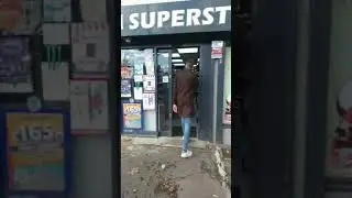 this geeza the shop is lire