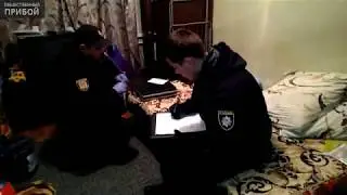 Мама засунула своего новорожденного ребенка в холодильник