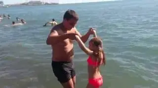 Открытие купального сезона)Дурачимся с Алисочкой=)