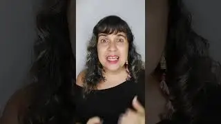É MENTIRA! (Autora e performer: Chris Galdino)- @chrissgaldino