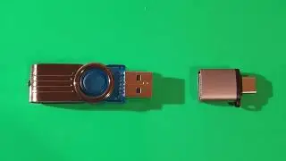 How to insert the USB key in the MacBook