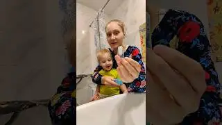 А вы как начинали чистить зубки малышу? #мама #малыш #baby #дети #материнство #папа #семья #топ