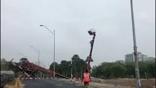 Heavy ACCIDENT with lifting  platform