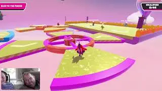 Daddy and Daughter Play Fall Guys - PS5