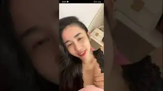 My live hot sexy streaming tanpa BH, sungguh mengencrotkan