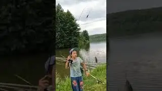 Ловим с другом карасиков