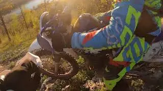 Спуск по какой то горке на красной глинке / Тип Тяв тур