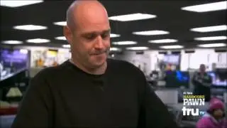 Hardcore Pawn - Man tries to sell flashy rimes