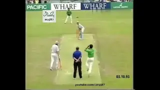 Wasim Akram v Rod Latham I Sharp Bouncer & then Bowled - Stump Uprooted I Inzamam is keeping Wickets