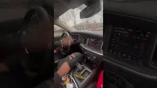 Chrysler 300 Scatpack does donuts on corner 🔥😮‍💨