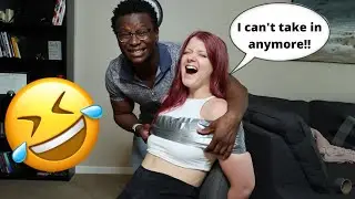 TICKLING MY GIRLFRIEND TILL SHE.... 😳
