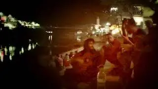 Spanish guitar along the Ganges.