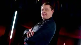 Евгений Панасенко крутится | мем